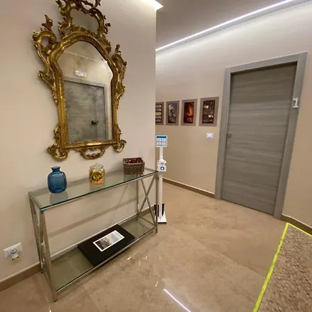 Mdc Luxury 3* Неаполь