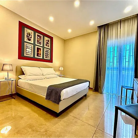 Mdc Luxury 3* Napoli