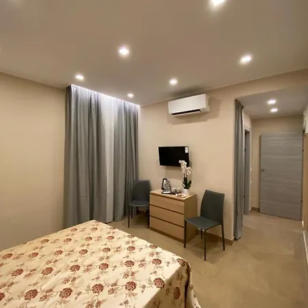 فندق مبيت وإفطار Mdc Luxury نابولي
